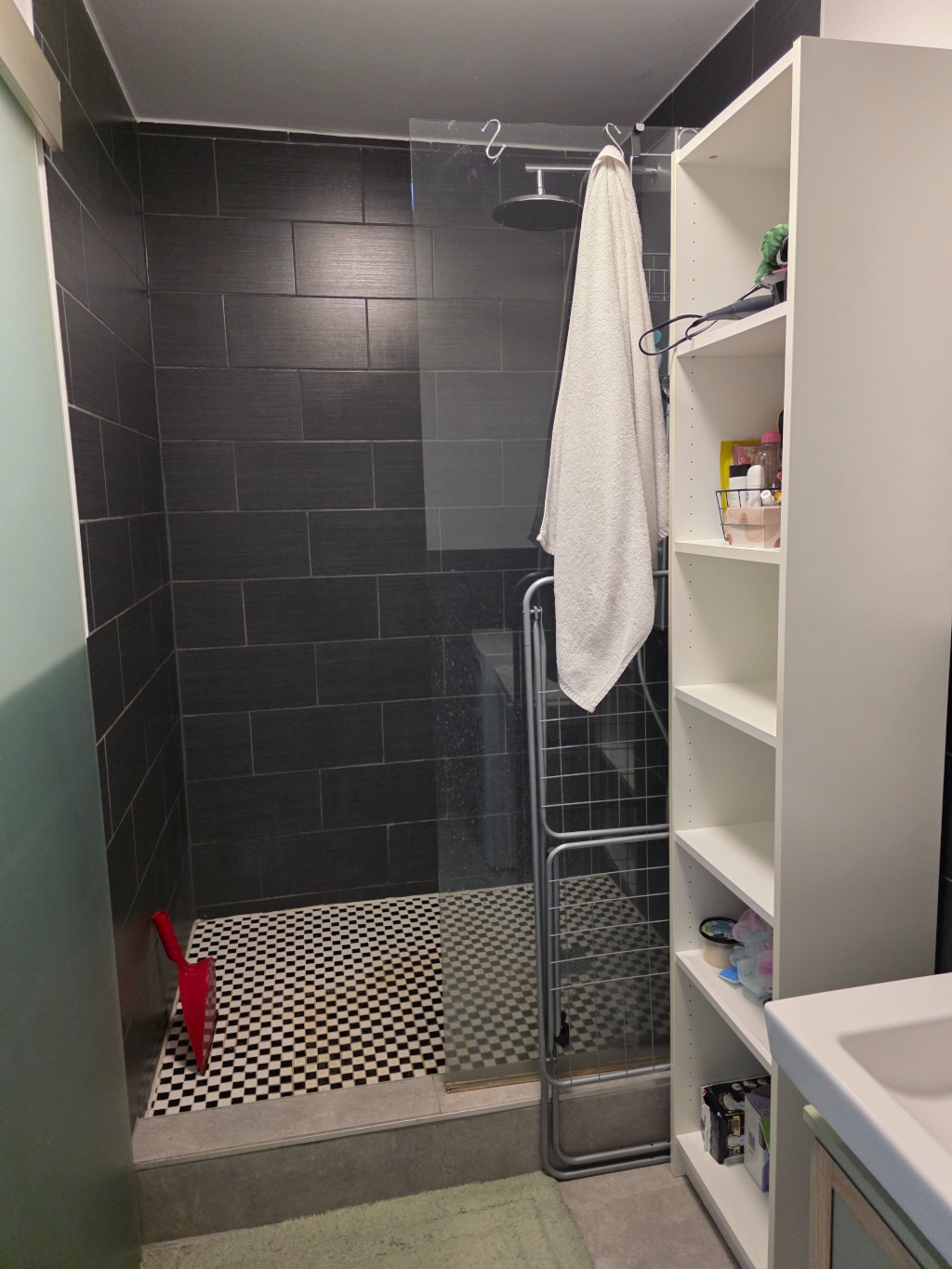 Ab Sofort, Zimmer in einer ruhigen, renovierten Wohnung für ein semester, mit Möbel – 93053 Regensburg Kasernenviertel – Vorschaubild 14