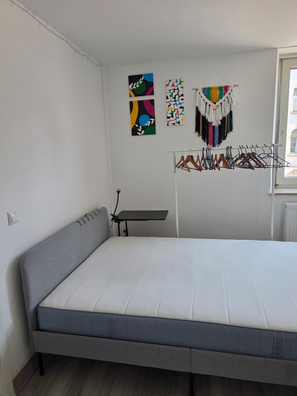 Ab Sofort, Zimmer in einer ruhigen, renovierten Wohnung für ein semester, mit Möbel – 93053 Regensburg Kasernenviertel – Vorschaubild 2