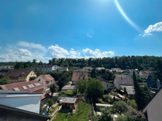 Anzeigenbild: Große 4Zimmer-Wohnung inkl. Stellplatz im Hof