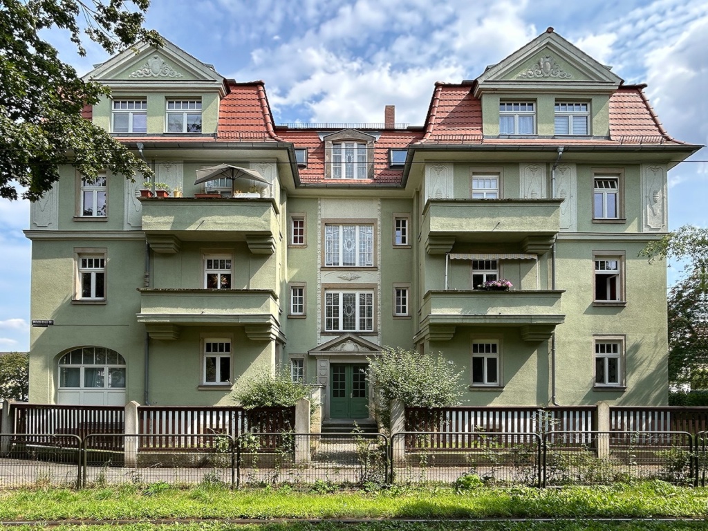 Exklusiv möblierte 3-Zimmer-Altbauwohnung in historischer Jugendstilvilla - Ihr stilvolles Zuhause auf Zeit in Dresden