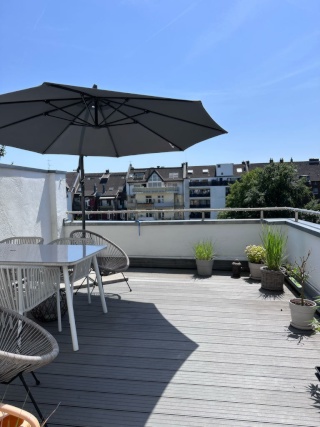 Imagen del anuncio: Stylish Apartment + Huge Terrace near City