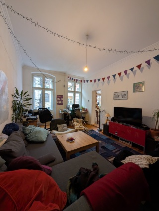Tauschwohnung Berlin-Berlin: Biete 2 Zimmer Wohnung für Einzelperson oder Pärchen (1 Durchgangszimmer), Suche Einzimmerw — photo 1