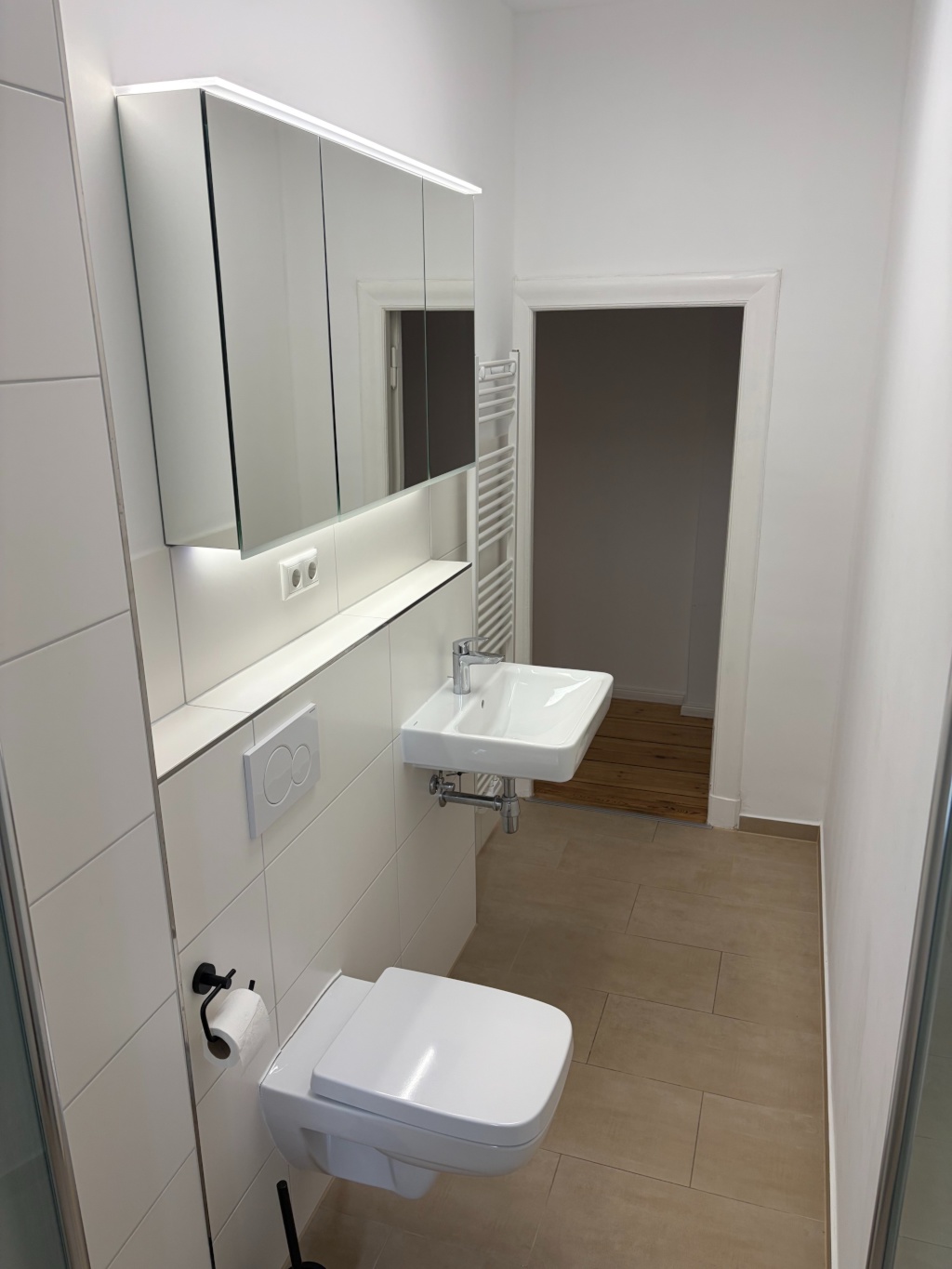 Helle, sanierte 60m2-Altbauwohnung in Moabit, voll möbliert, ruhiger Hofblick – Kaiserin-Augusta-Allee, 10553 Berlin Moabit – Vorschaubild 9