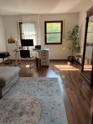 Ad image: Zwischenmieterin für schönes Zimmer gesucht
