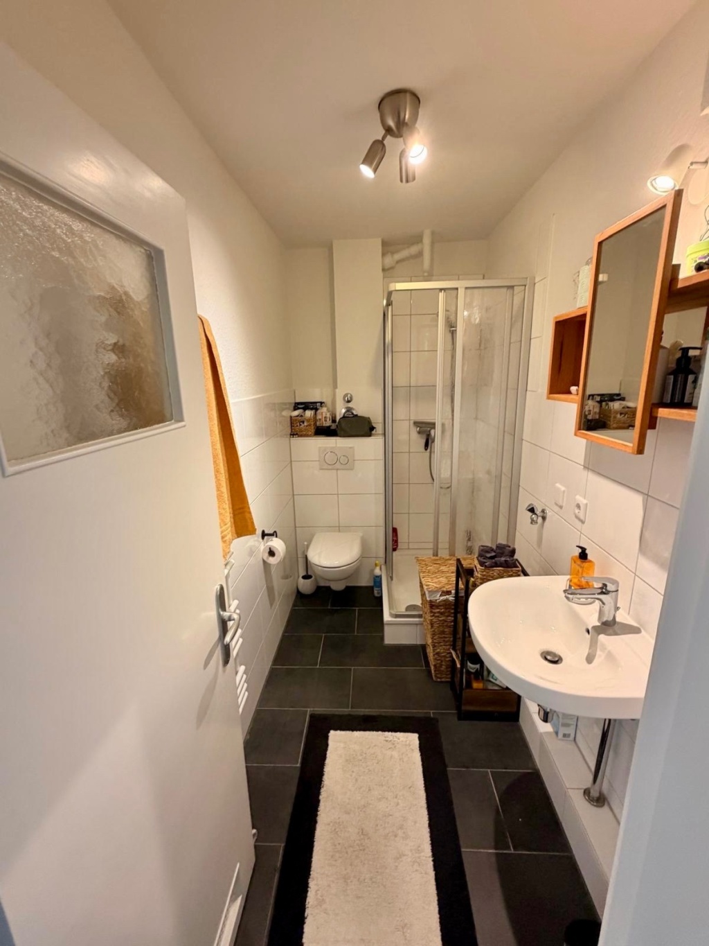 Schöne, möblierte 2-Zimmerwohnung in Barmbek-Süd ~ Pauschalmiete 1375 € inklusive Betriebskosten und sämtlichen Nebenkosten (Heizung, Strom, Wasser, GEZ) – Gluckstraße, 22081 Hamburg Barmbek-Süd – Vorschaubild 6
