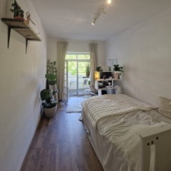 Imagen del anuncio: *Anfragestopp* Helles, möbiliertes Balkonzimmer - 1 Min. von der FH Erfurt