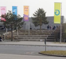 Ad image: Ab sofort: Günstiges Zi. in ruhiger Grünlage; in 35 min mit ÖPNV bis Alex