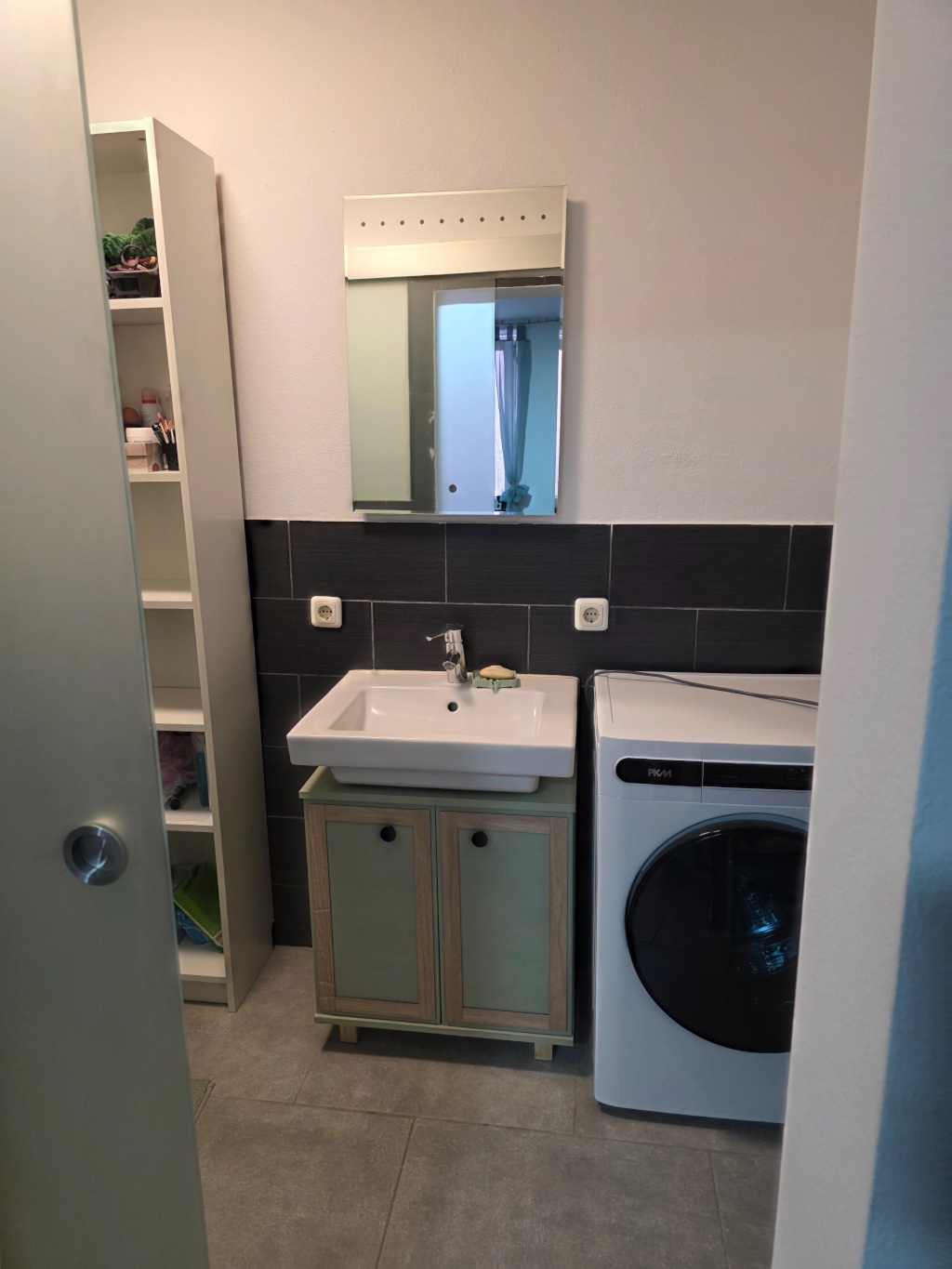 Ab Sofort, Zimmer in einer ruhigen, renovierten Wohnung für ein semester, mit Möbel – 93053 Regensburg Kasernenviertel – Vorschaubild 13