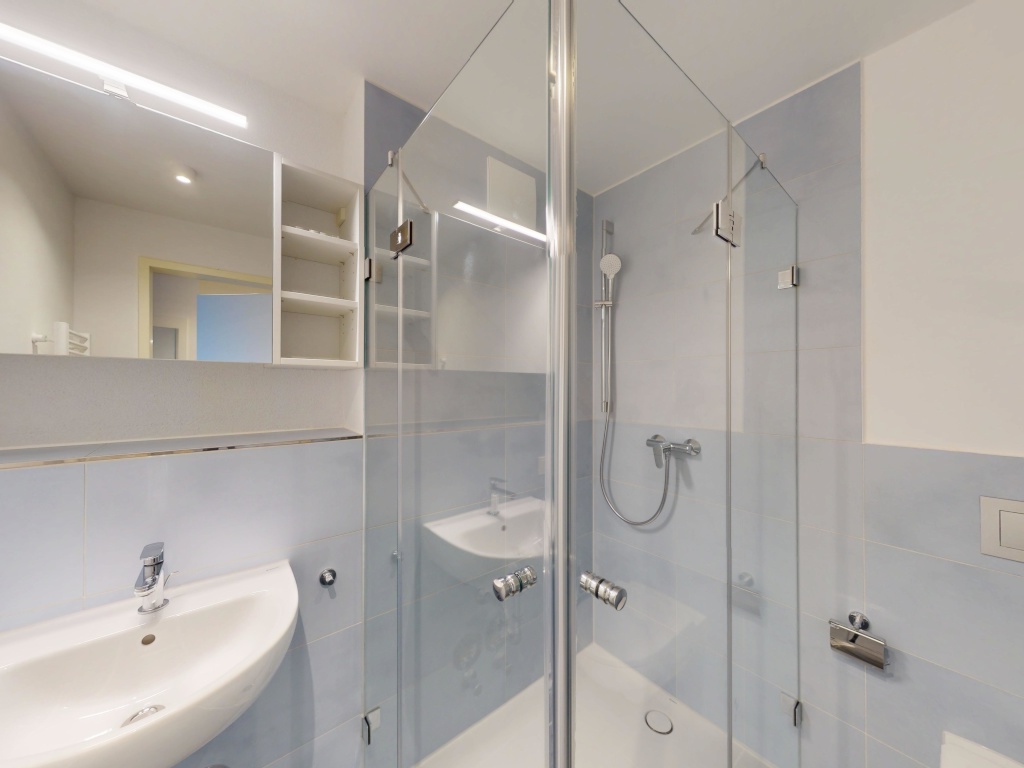 1 Monat mietfrei! Urbaner Lifestyle im möblierten Studentenapartment – Im Rad 15, 65197 Wiesbaden Biebrich – Vorschaubild 6
