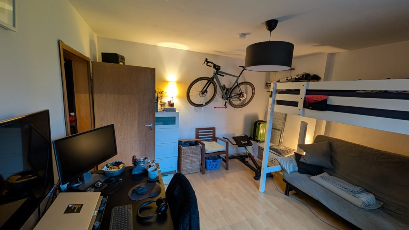 Sehr schöne und gut geschnittene 1 Zimmer Wohnung Köln Mülheim Altbau SAE Schule