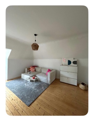 Anzeigenbild: Zwischenmiete!: 2 Zimmer Dachgeschosswohnung