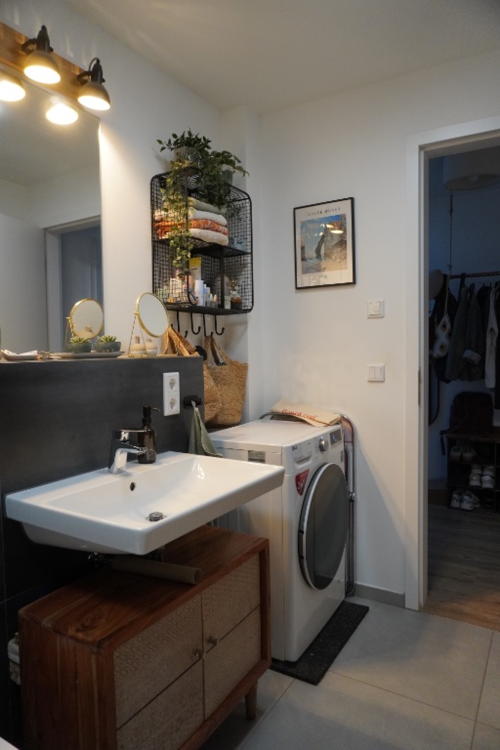 Möblierte Maisonette-Wohnung mit Dachterrasse und Stellplatz in der Dresdner Neustadt zur Zwischenmiete – Lößnitzstraße, 1097 Dresden Leipziger Vorstadt – Vorschaubild 5