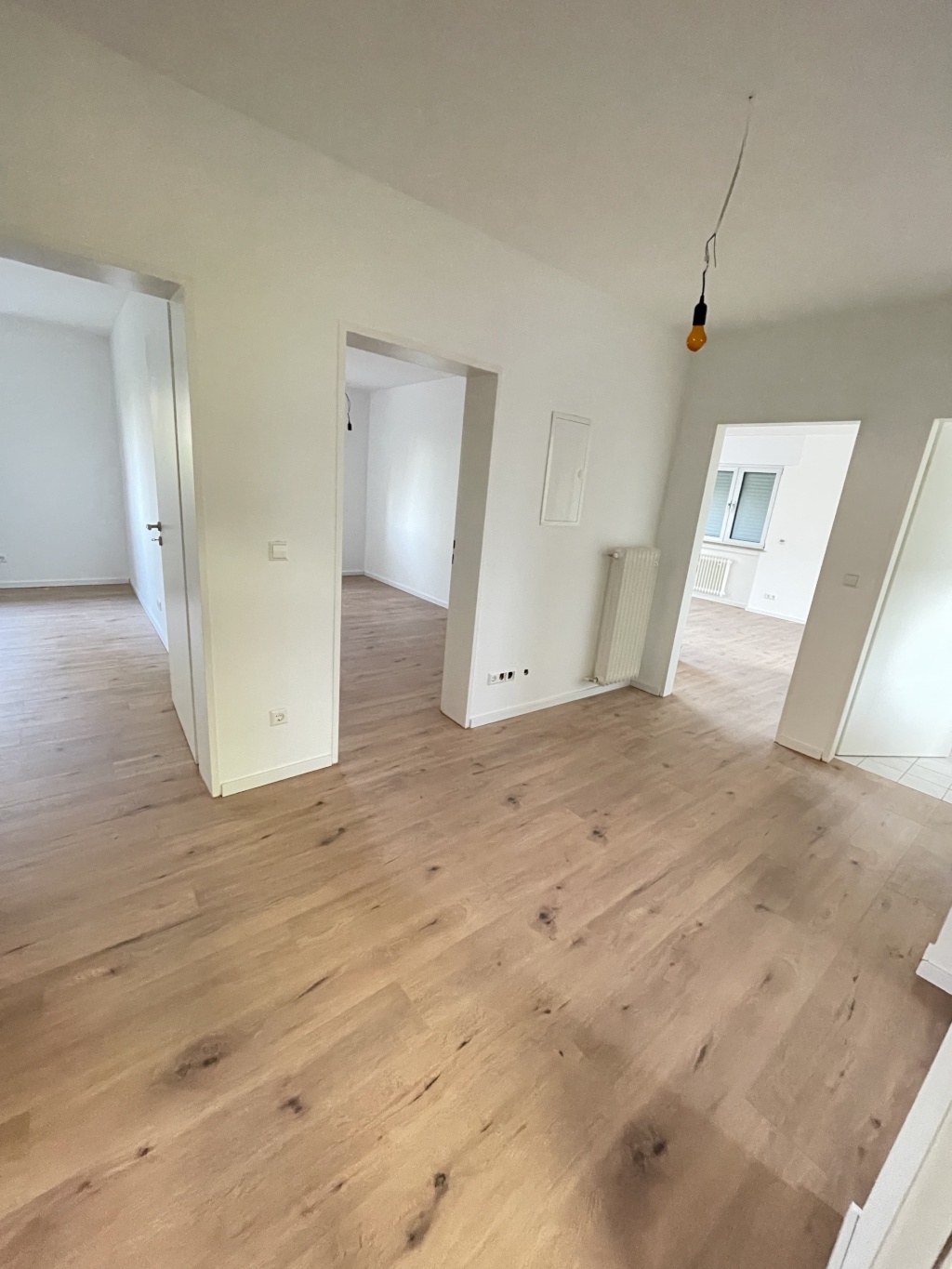Helle moderne 99 m2 Wohnung - ab September/Oktober verfügbar – Hermann-Löns-Straße 7, 65201 Wiesbaden Wiesbaden Schierstein – Vorschaubild 4