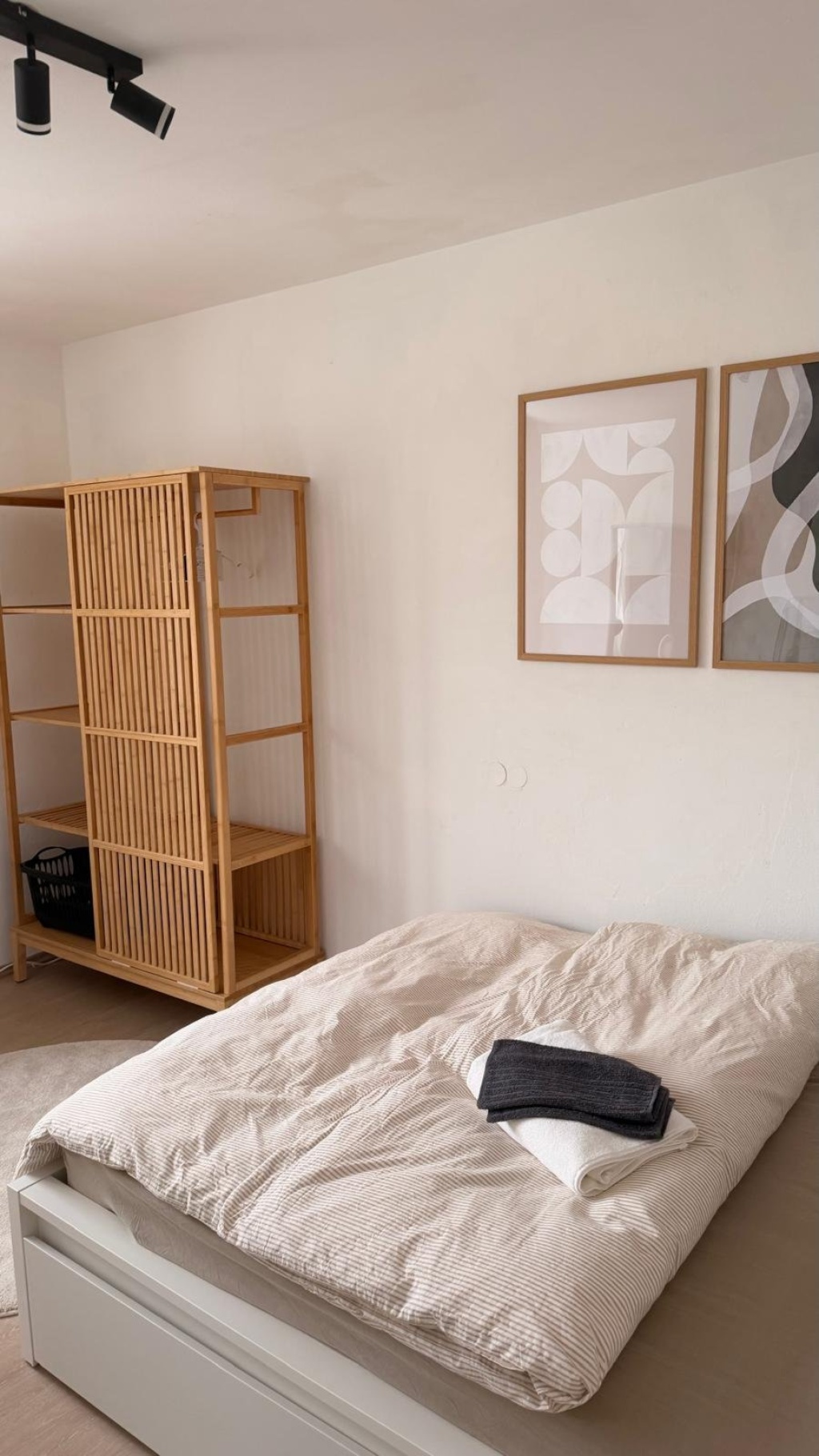 WG-Zimmer Obersendling Aidenbachstraße 115 - Dein Bett mit Schrank