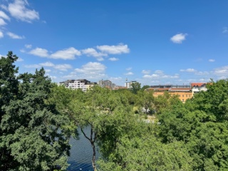 Traumhafte Altbauwohnung am Landwehrkanal – hell, ruhig und direkt am Wasser — photo 1