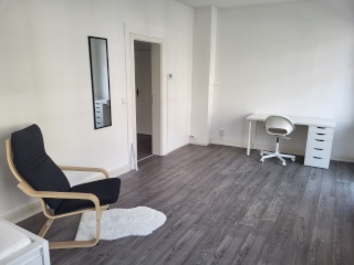 Imagen del anuncio: voll möbl. Zimmer | ggü. Dräger | mit Balkon | mit WLAN