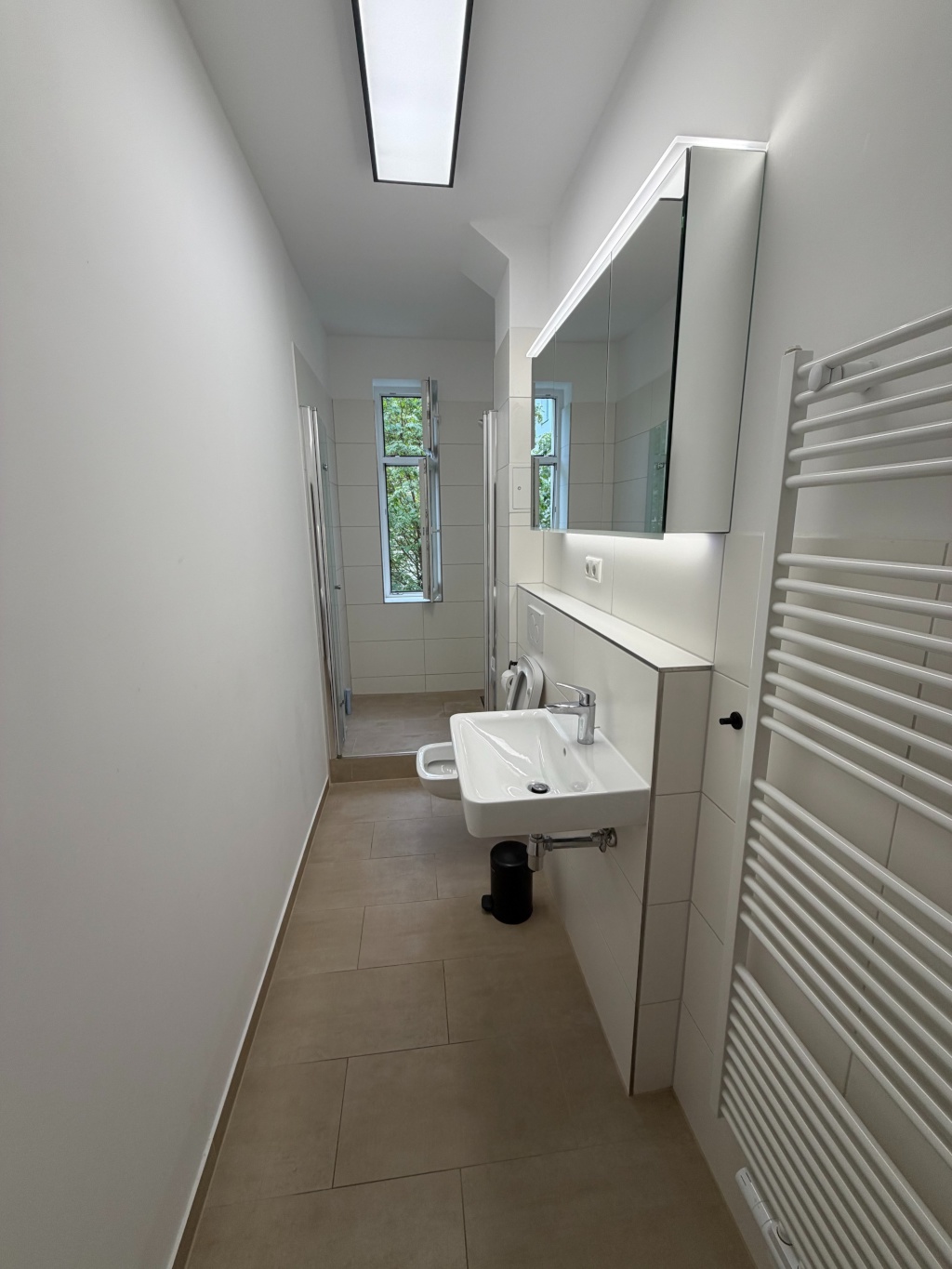 Helle, sanierte 60m2-Altbauwohnung in Moabit, voll möbliert, ruhiger Hofblick – Kaiserin-Augusta-Allee, 10553 Berlin Moabit – Vorschaubild 8