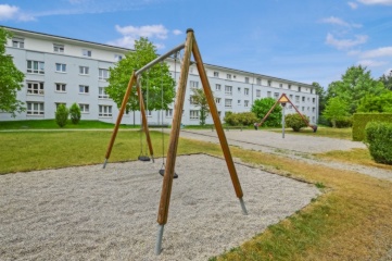 Anzeigenbild: Befristet für 18 Monate: Helle geräumige Wohnung zur Zwischenmiete