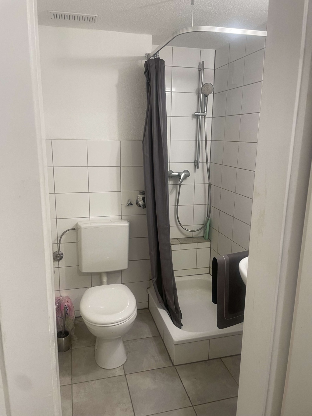 1-Raum-Wohnung in der Nähe Heumarkt – Zwischenmiete 01.09.26 – 31.01.27 | Furnished studio, central Cologne – Mathiasstraße 24-26, 50676 Köln Altstadt-Süd – Vorschaubild 2