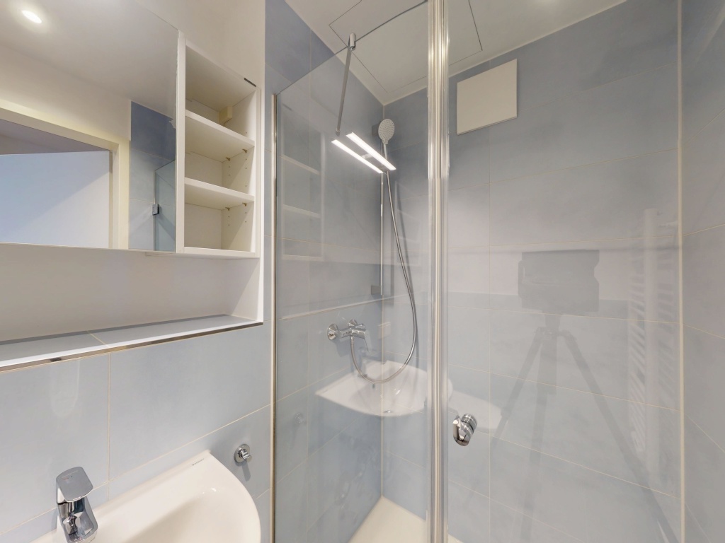1 Monat mietrfrei! Modern Living im Quartillion Wiesbaden – möbliertes Studentenapartment – Im Rad 15, 65197 Wiesbaden Biebrich – Vorschaubild 5