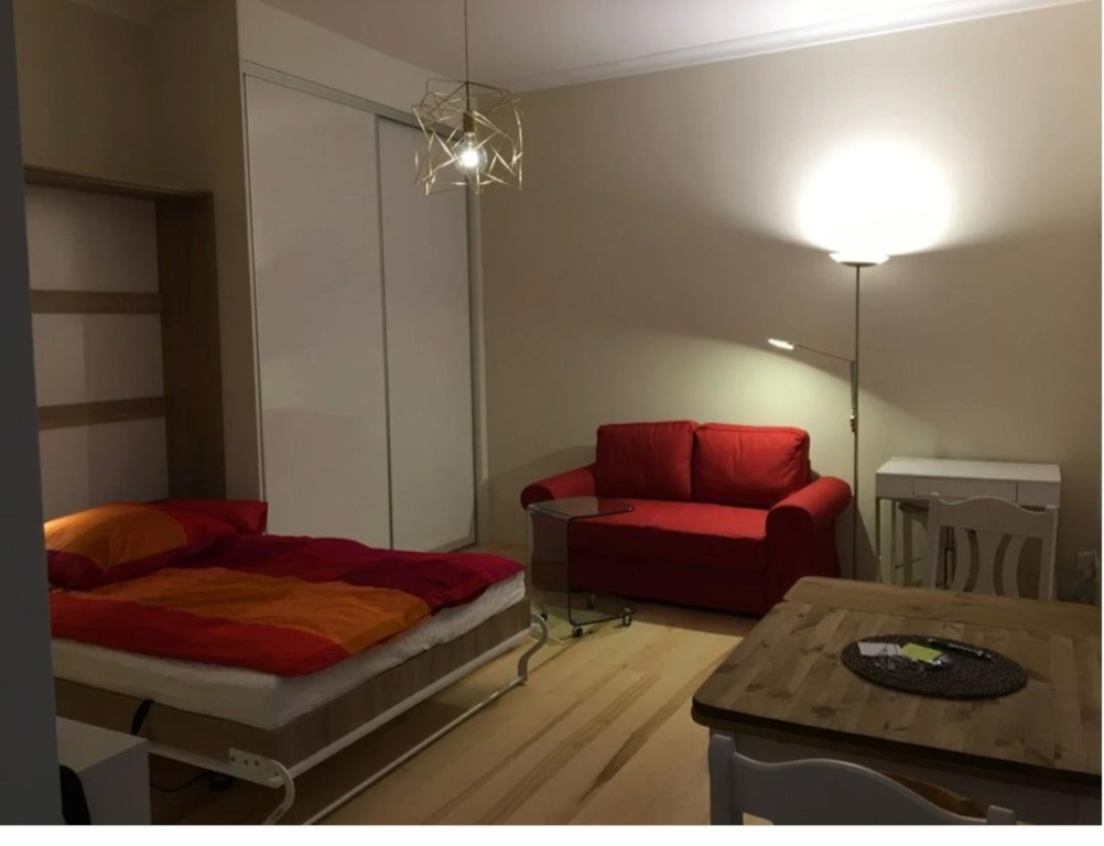 Furnished apartment in Berlin available for temporary rent from September to December 2026 or only in September