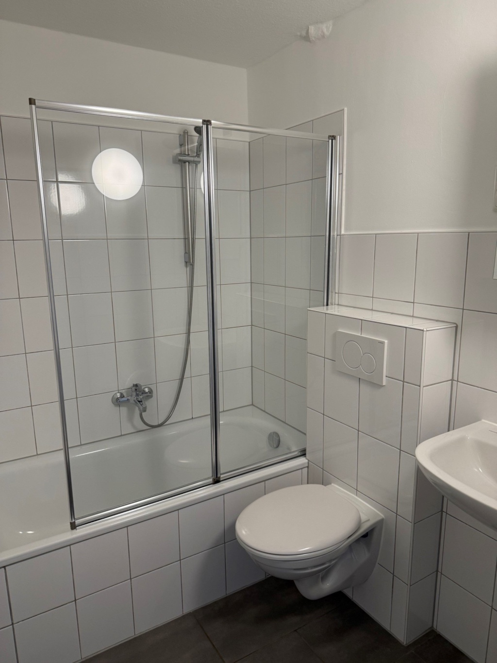 Wohnung 1. OG mit Gartennutzung (als 2-er WG geeignet): 3 Haltestellen zur Uni am HoPla in Kassel – Holländische Str., 34127 Kassel Nord-Holland – Vorschaubild 14