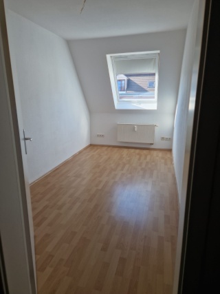 Anzeigenbild: Zimmer in großer 4-er WG