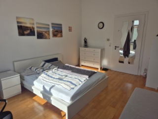 Anzeigenbild: Helles, geräumiges WG-Zimmer in idealer  Lage 1.9. / 1.10. (Anfragen wieder möglich!)