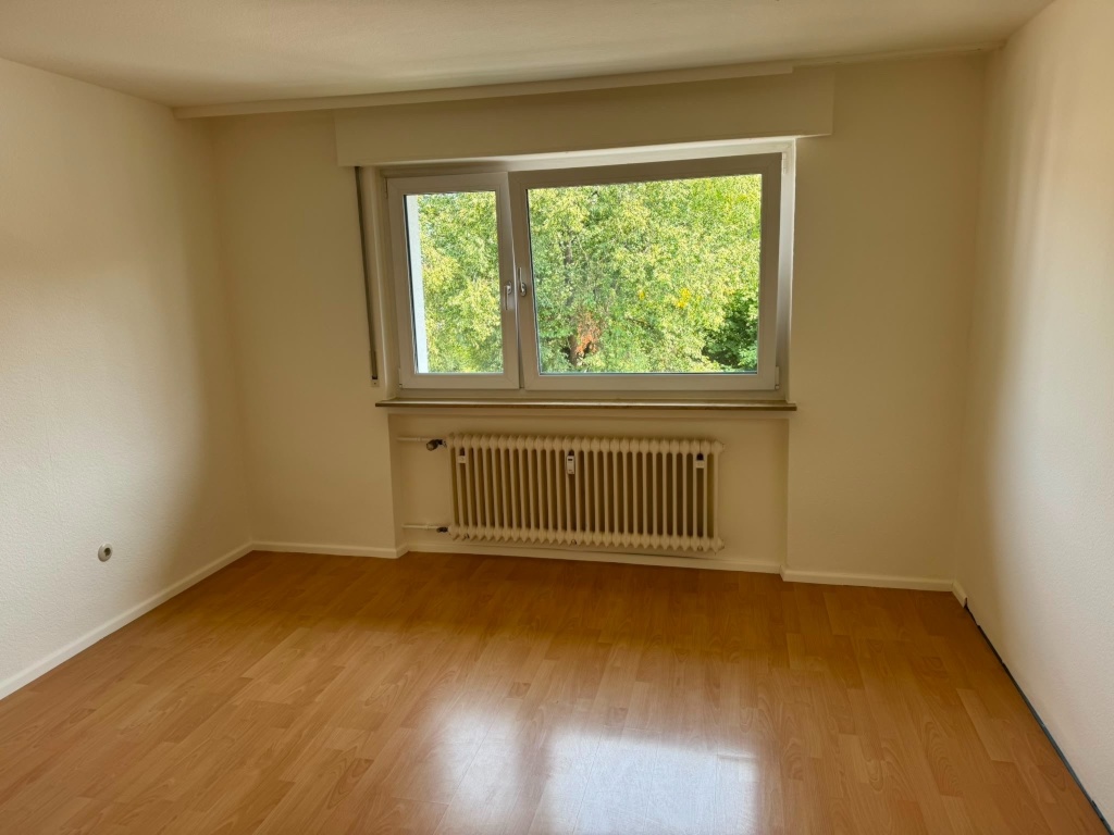 Helle 2-Zimmer-Wohnung mit Balkon in Stuttgart-Stammheim, nah zu BOSCH, PORSCHE, TRUMPF, SIKA, WÜSTENROT neu zu vermieten – Hornissenweg 12, 70439 Stuttgart Stammheim – Vorschaubild 5