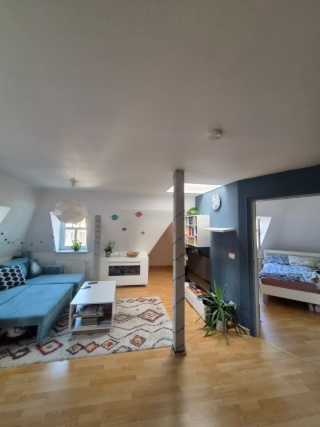 Anzeigenbild: Altbau Dachgeschosswohnung in Jena Zentrum zur Zwischenmiete vom 10.09.26 - 19.01.27