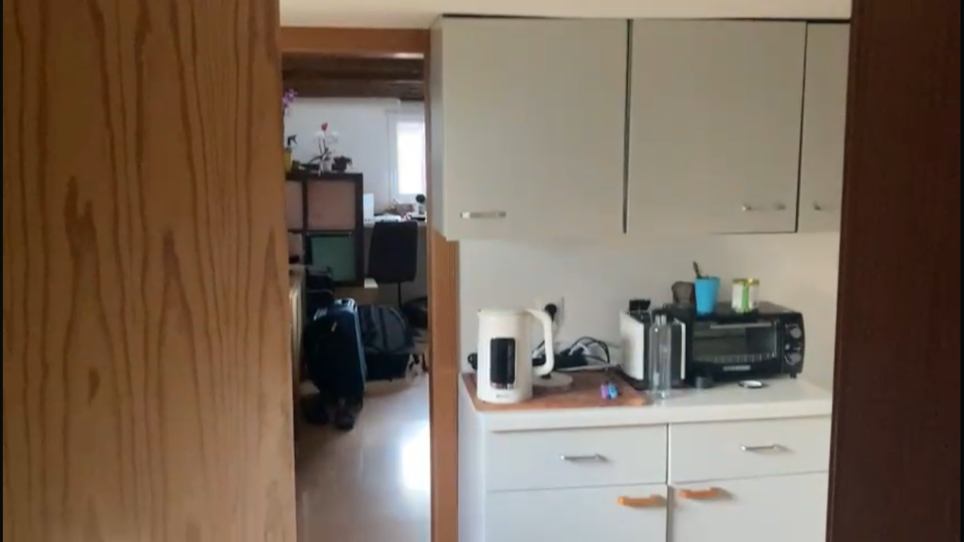 Wohnung Mitte Hospitalstraße - Küche mit Kühlschrank, Ofen & Spülmaschine