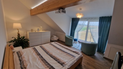 Ad image: Zimmer mit eigenem Bad und Balkon mit schöner  Aussicht bei deutsch-französischer Familie