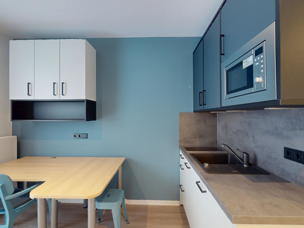 1 Monat mietrfrei! Modern Living im Quartillion Wiesbaden – möbliertes Studentenapartment – Im Rad 15, 65197 Wiesbaden Biebrich – Vorschaubild 3