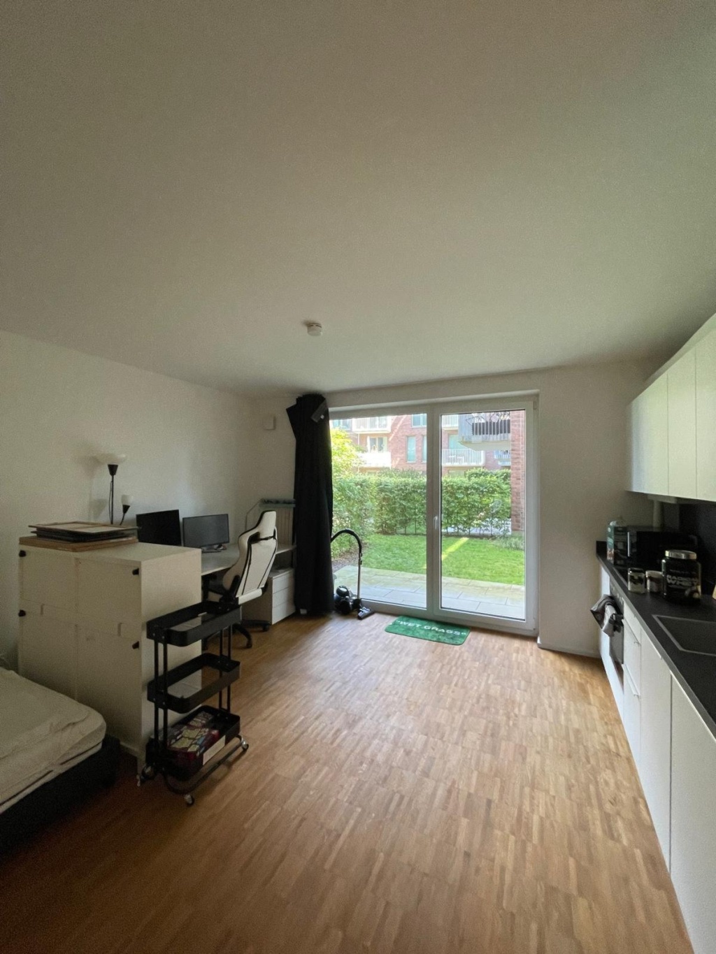 Möblierte 1 Zimmer Wohnung sucht Untermieter