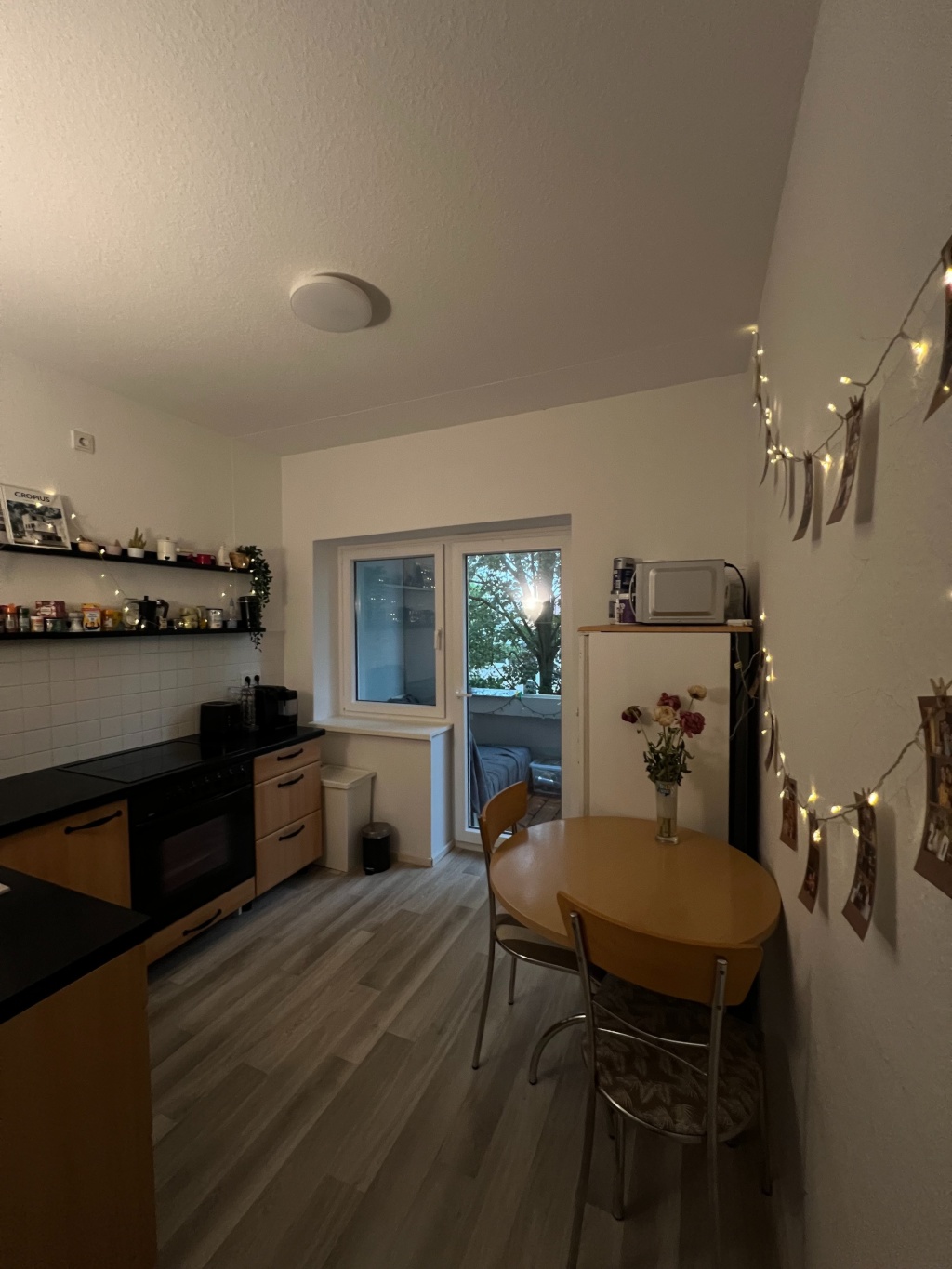 Möbelierte 2-Zimmer-Wohnung mit Balkon