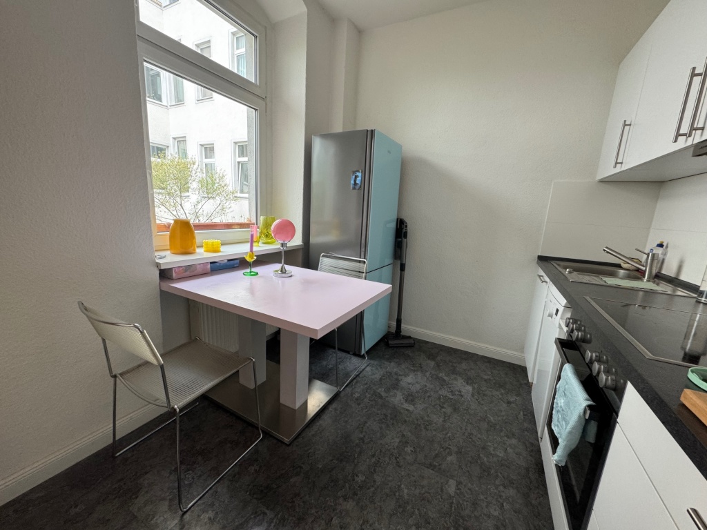 21.09 – 05.10.26 Short Term Balkon Wohnung 3 Min S Ostkreuz Nah an Airport Zwischenmiete 21. September - 5. October 2026 – Neue Bahnhofstraße 5, 10245 Berlin Friedrichshain – Vorschaubild 3