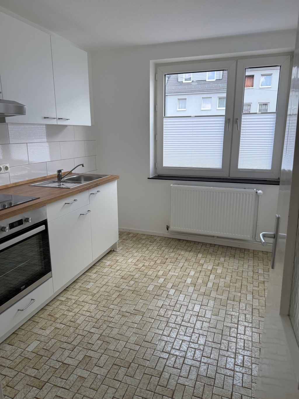 Wohnung 1. OG mit Gartennutzung (als 2-er WG geeignet): 3 Haltestellen zur Uni am HoPla in Kassel – Holländische Str., 34127 Kassel Nord-Holland – Vorschaubild 6