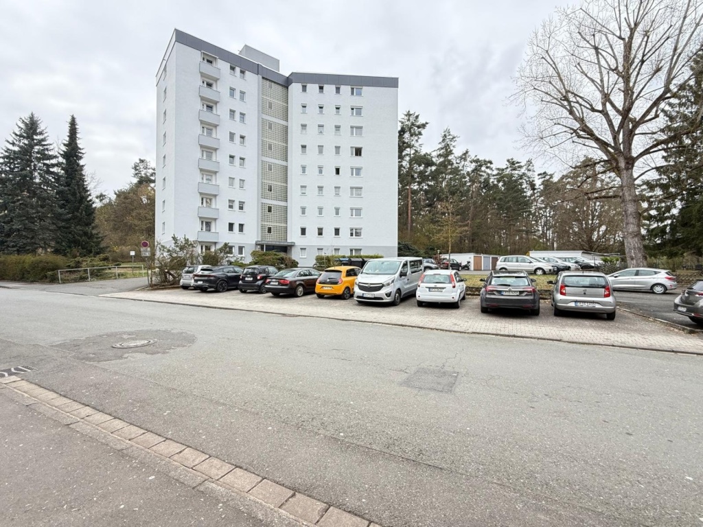 Helle 3-Zimmer-Wohnung mit großem Süd-West-Balkon in Erlangen zu vermieten – Sofort bezugfrei