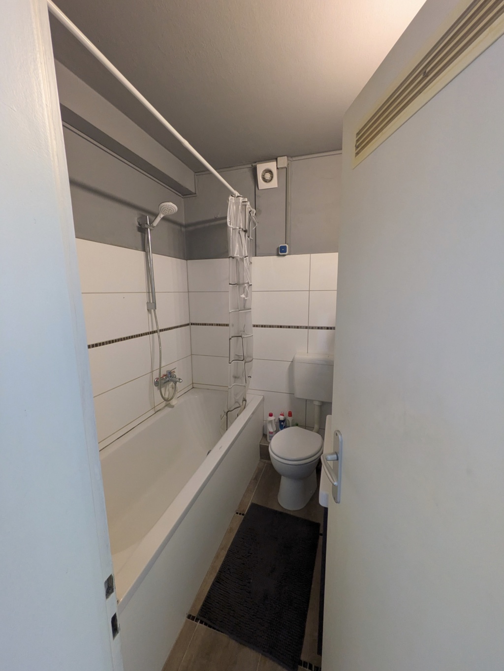 WG-Zimmer Innenstadt Kommenderiestraße - Badezimmer