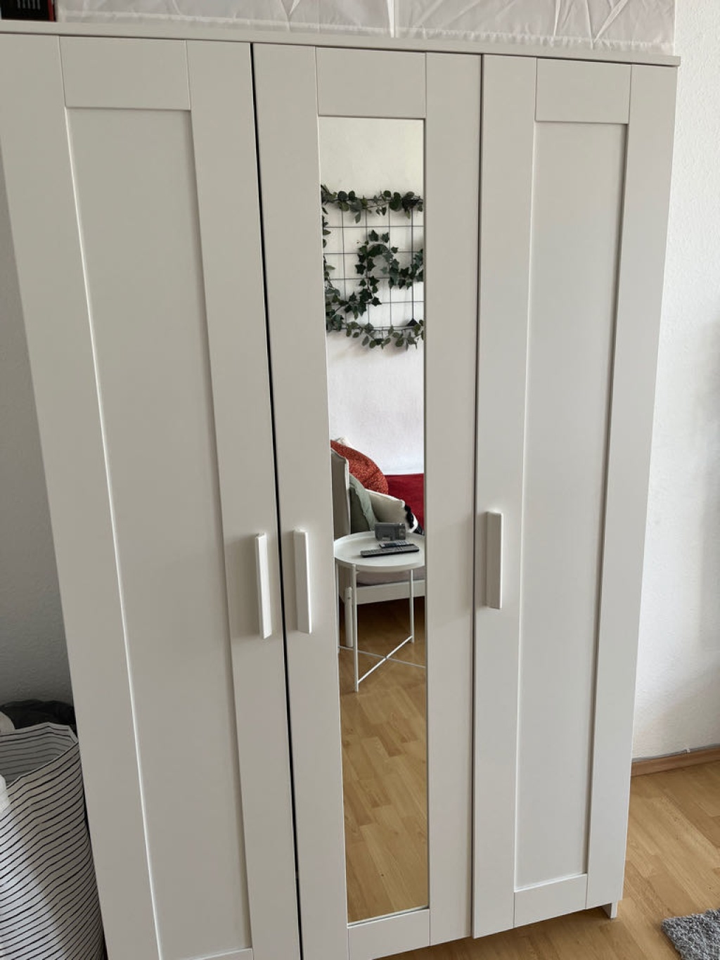 Flatshare Stadtfeld Ost Friesenstraße - Kleiderschrank, dieser kann auf Verhandlungsbasis gerne übernommen werden