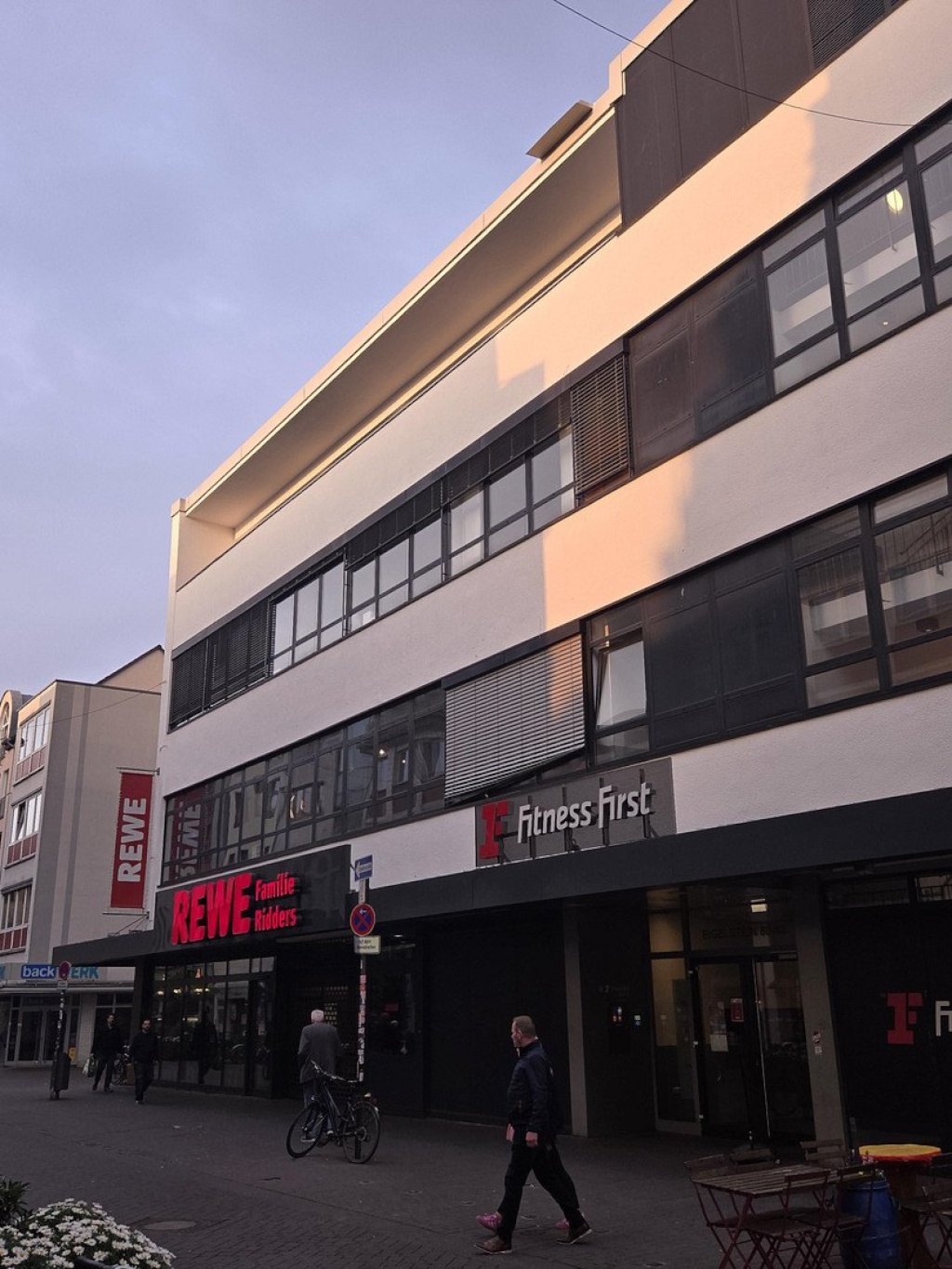 Saniertes Apartment möbliert mit Gemeinschaftsbad, eigene Küche - direkt am Eigelsteintor – Eigelstein 99, 50668 Köln Altstadt-Nord – Vorschaubild 6