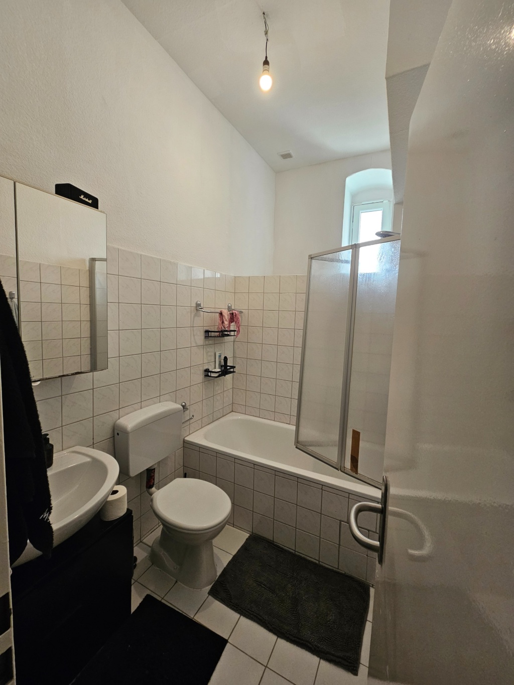 Schöne 2 Zimmer Altbauwohnung zur Zwischenmiete ab sofort bis 18.09. Flexibel – Fehmarner Straße, 13353 Berlin Wedding – Vorschaubild 4