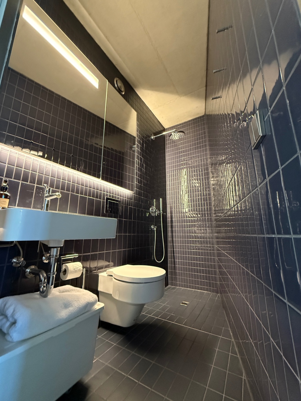 Berlin Mitte | Furnished Design Apartment | €1,250 all-inclusive – Johannisplatz, 10117 Berlin Mitte – Vorschaubild 6