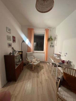 Komplett Möblierte 2-Zimmer-Altbau-Wohnung (ab September)