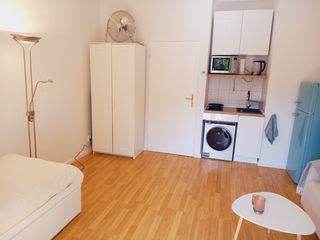tolle Wohnung, niedlich möbliert mit Balkon in 1a Lage * nahe FU – Memlingstraße 5, 12203 Berlin Lichterfelde – Vorschaubild 5
