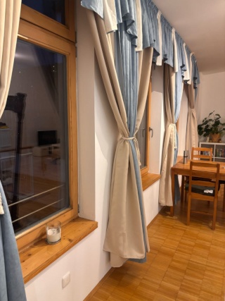 Anzeigenbild: Charmante, voll möblierte 2,5-Zimmer-Wohnung mit großzügigem Balkon in der Ostengasse