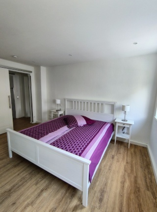 Anzeigenbild: Traumhafte 3-Zi.-Wohnung in der Würzburger Altstadt – Voll möbliert mit 60 m2 Dachterrasse