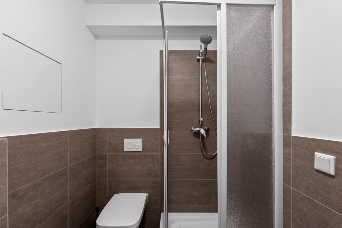 Helles Zimmer in renovierter Wohnung in der Turinerstraße – Friedrichstraße, 10117 Berlin Mitte – Vorschaubild 5