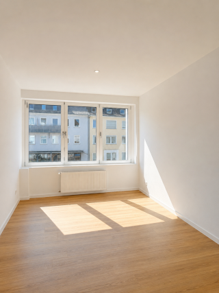 Anzeigenbild: Neue 3er-WG direkt am Marktplatz | 3 große Zimmer + Gemeinschaftsraum | 583 € warm p. P.
