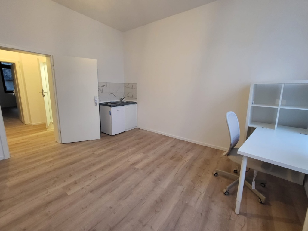 Saniertes Apartment möbliert mit Gemeinschaftsbad, eigene Küche - direkt am Eigelsteintor – Eigelstein 99, 50668 Köln Altstadt-Nord – Vorschaubild 2